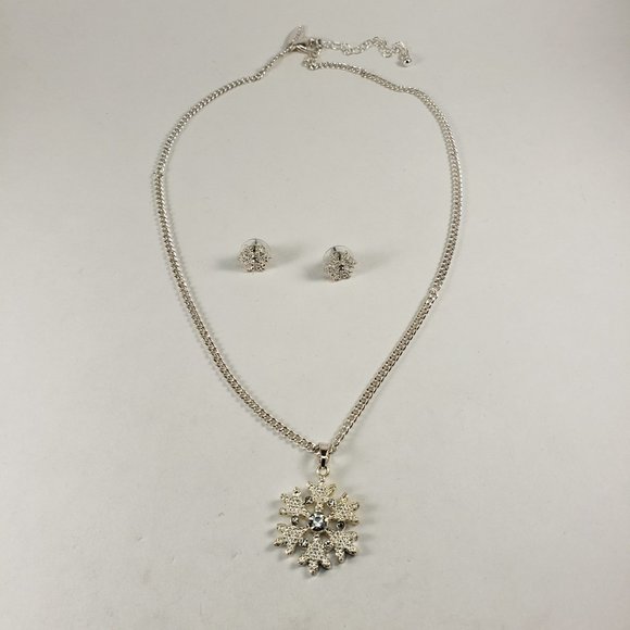 Snowflake Crystal Pendant Necklace & Earrings Set – Silver-Tone Winter Jewelry - Picture 3 of 8